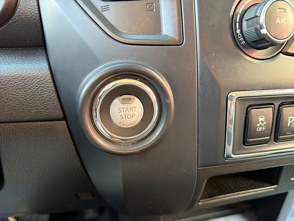 2023 Nissan Titan SV