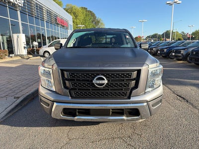 2023 Nissan Titan SV