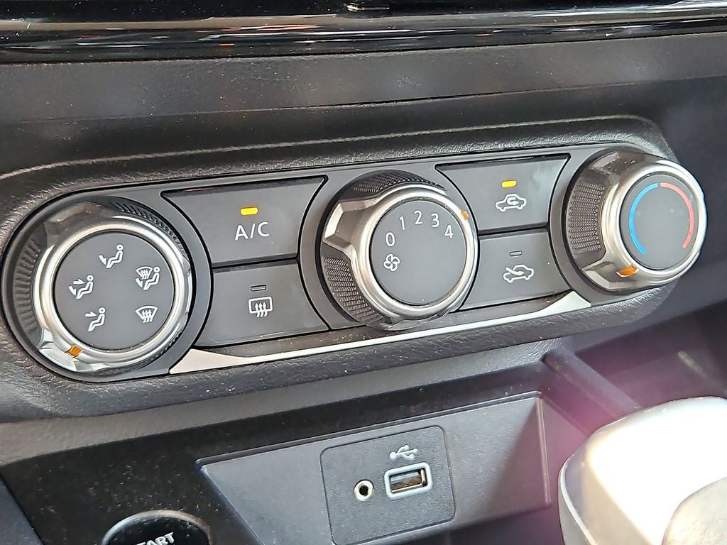 2025 Nissan Kicks S