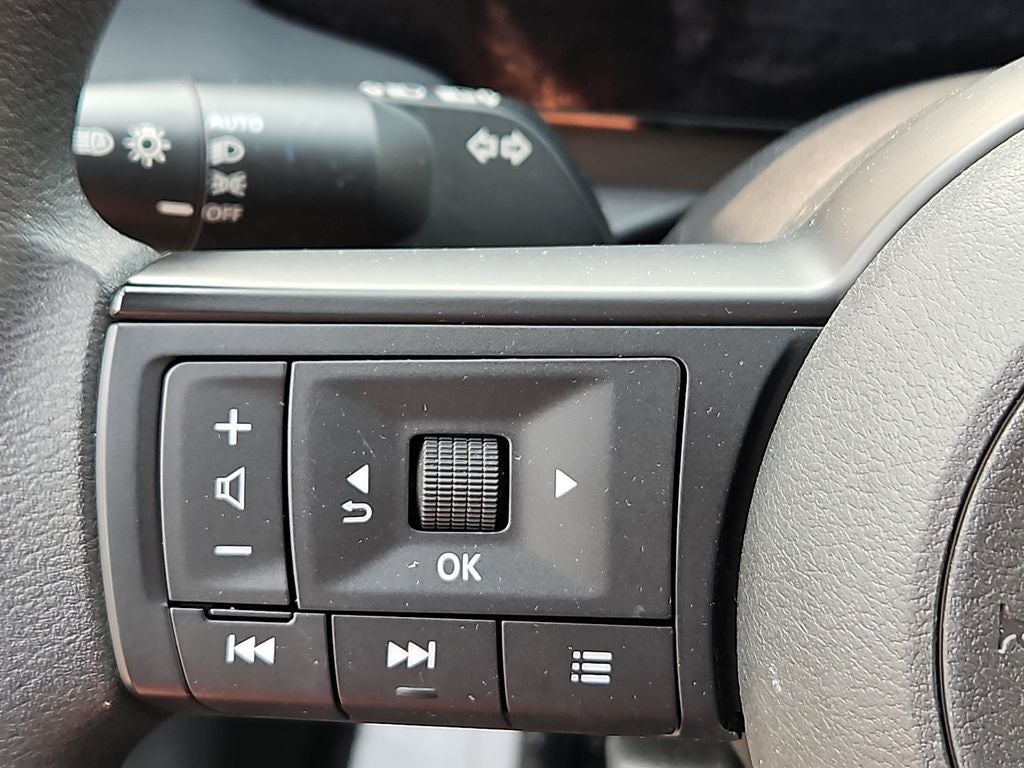 2025 Nissan Kicks S