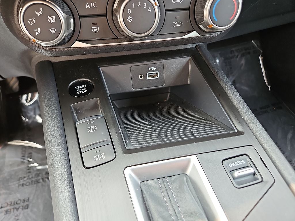 2025 Nissan Kicks S