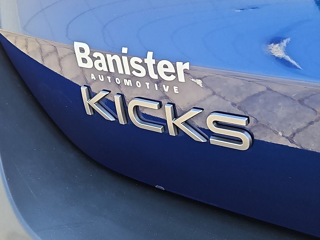 2025 Nissan Kicks SR
