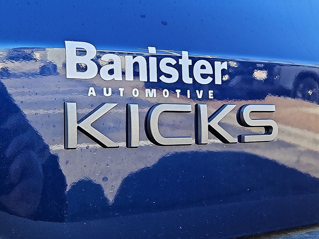 2025 Nissan Kicks SR