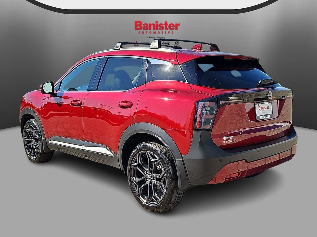 2025 Nissan Kicks SR