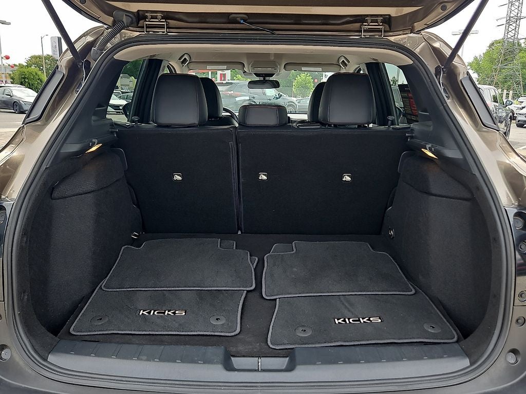 2025 Nissan Kicks SR