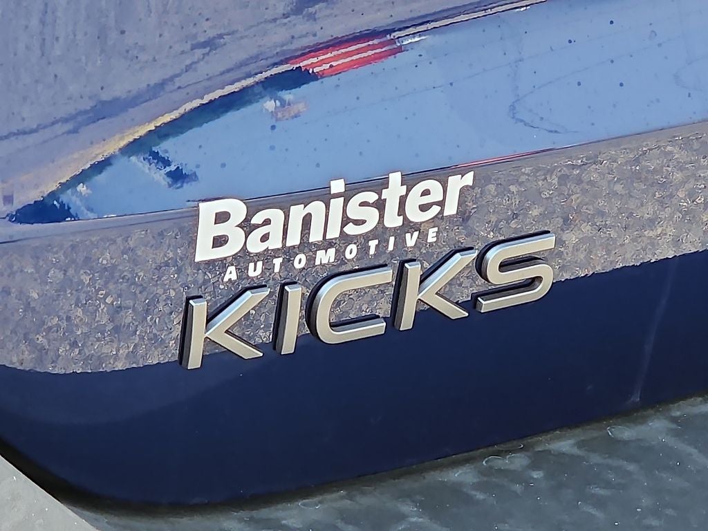 2025 Nissan Kicks SR