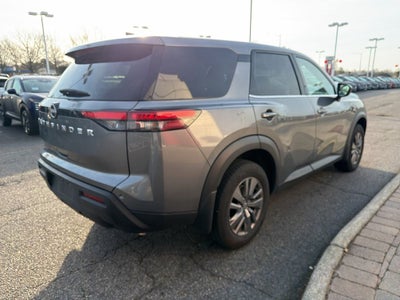 2025 Nissan Pathfinder S