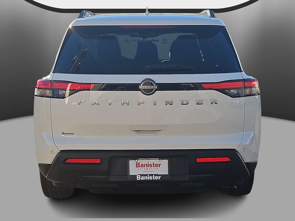 2025 Nissan Pathfinder SV