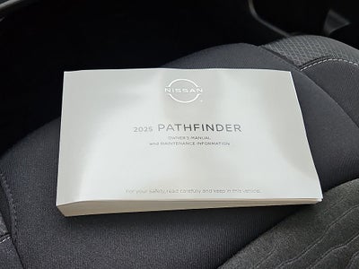 2025 Nissan Pathfinder SV