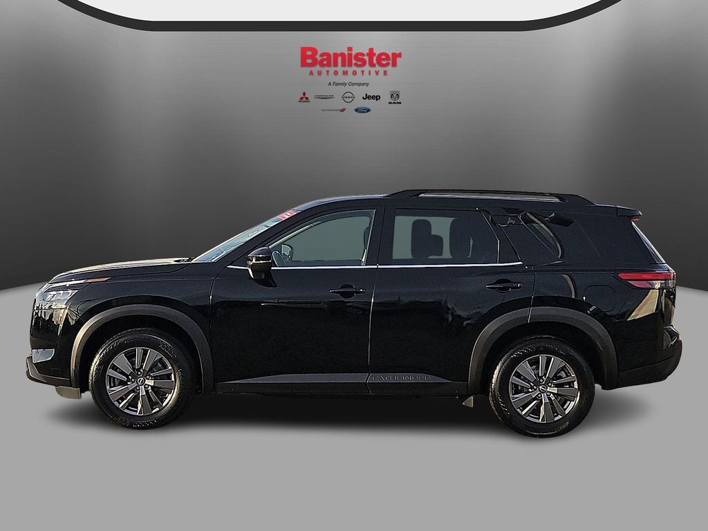 2025 Nissan Pathfinder SV