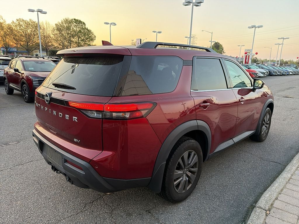 2024 Nissan Pathfinder SV