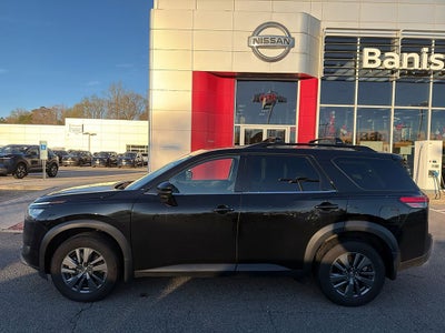 2025 Nissan Pathfinder SV