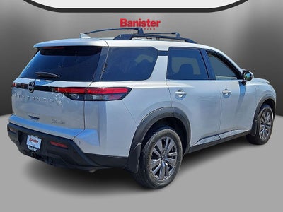 2023 Nissan Pathfinder SV
