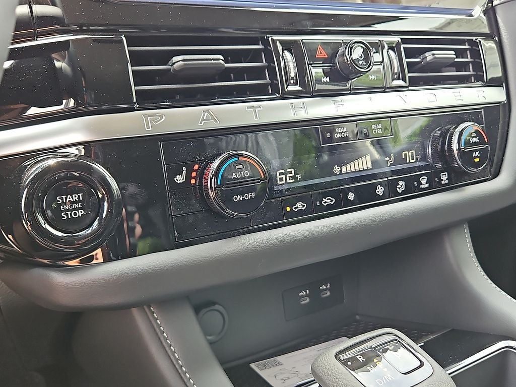 2026 Nissan Pathfinder SV