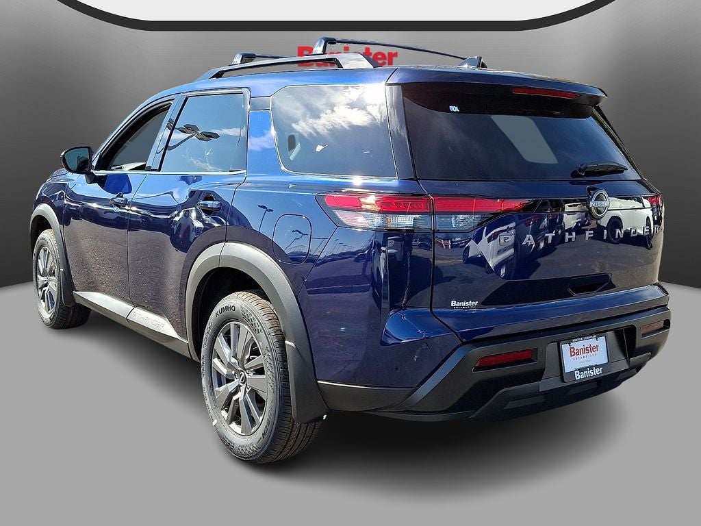 2026 Nissan Pathfinder SV