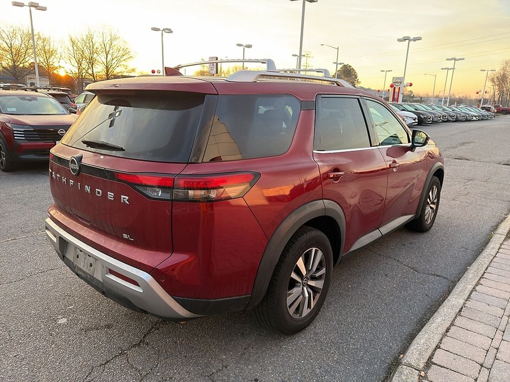 2022 Nissan Pathfinder SL