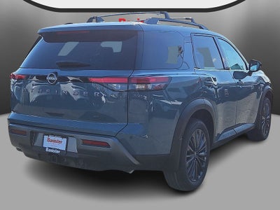 2026 Nissan Pathfinder SL