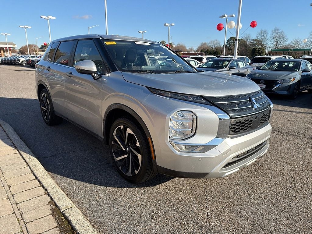 2024 Mitsubishi Outlander SE