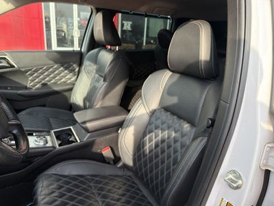 2023 Mitsubishi Outlander SEL