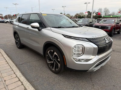 2022 Mitsubishi Outlander SE