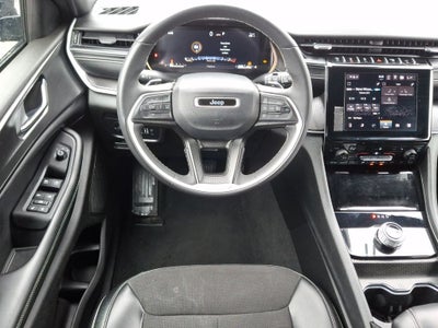 2024 Jeep Grand Cherokee L Laredo / Altitude