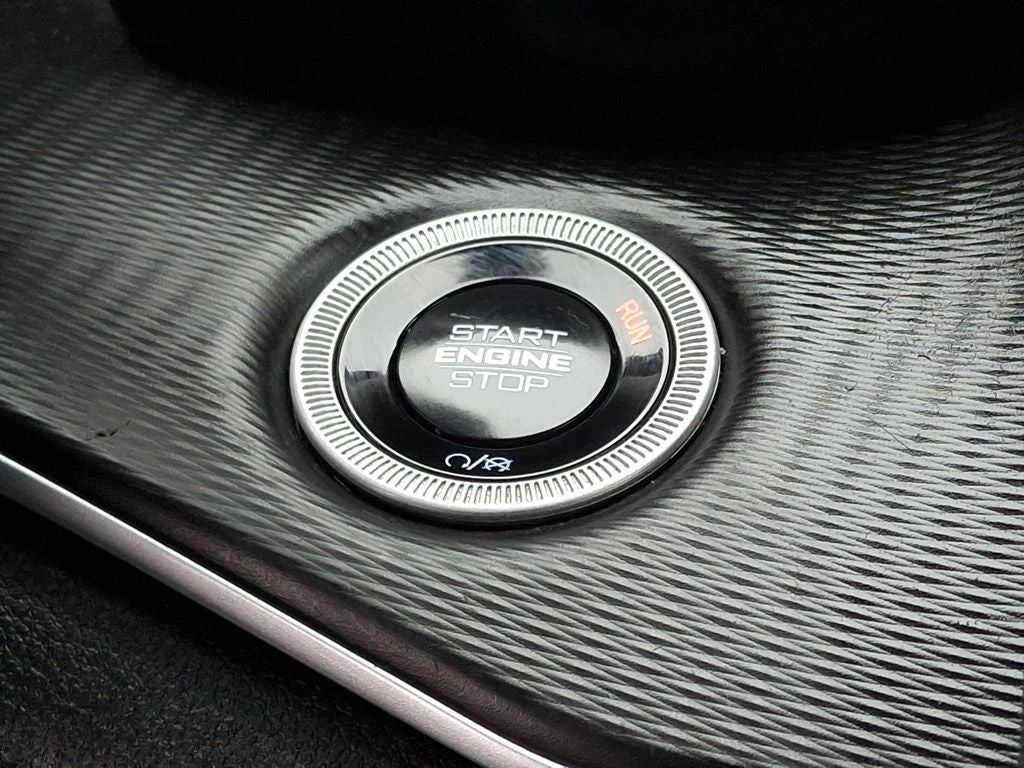 2024 Jeep Grand Cherokee L Laredo / Altitude