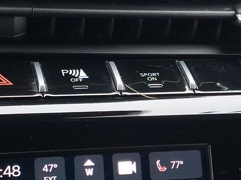 2024 Jeep Grand Cherokee L Laredo / Altitude