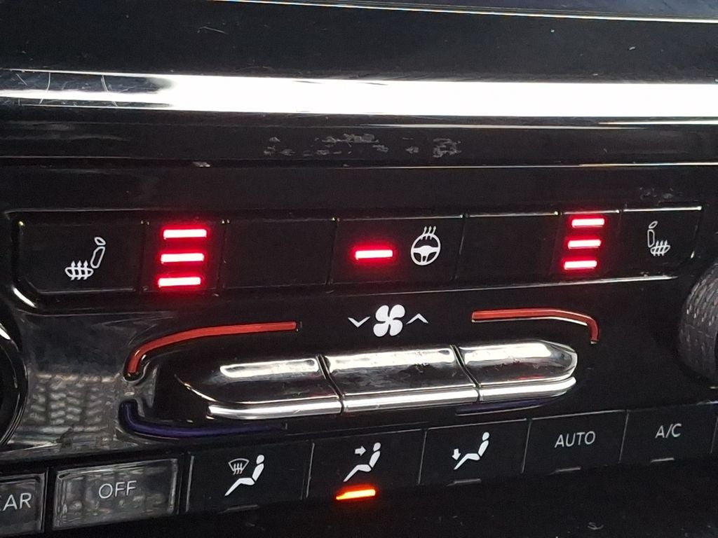 2024 Jeep Grand Cherokee L Laredo / Altitude