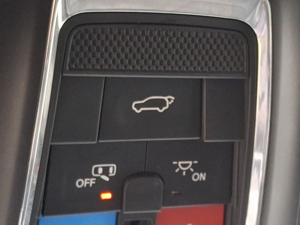 2024 Jeep Grand Cherokee L Laredo / Altitude