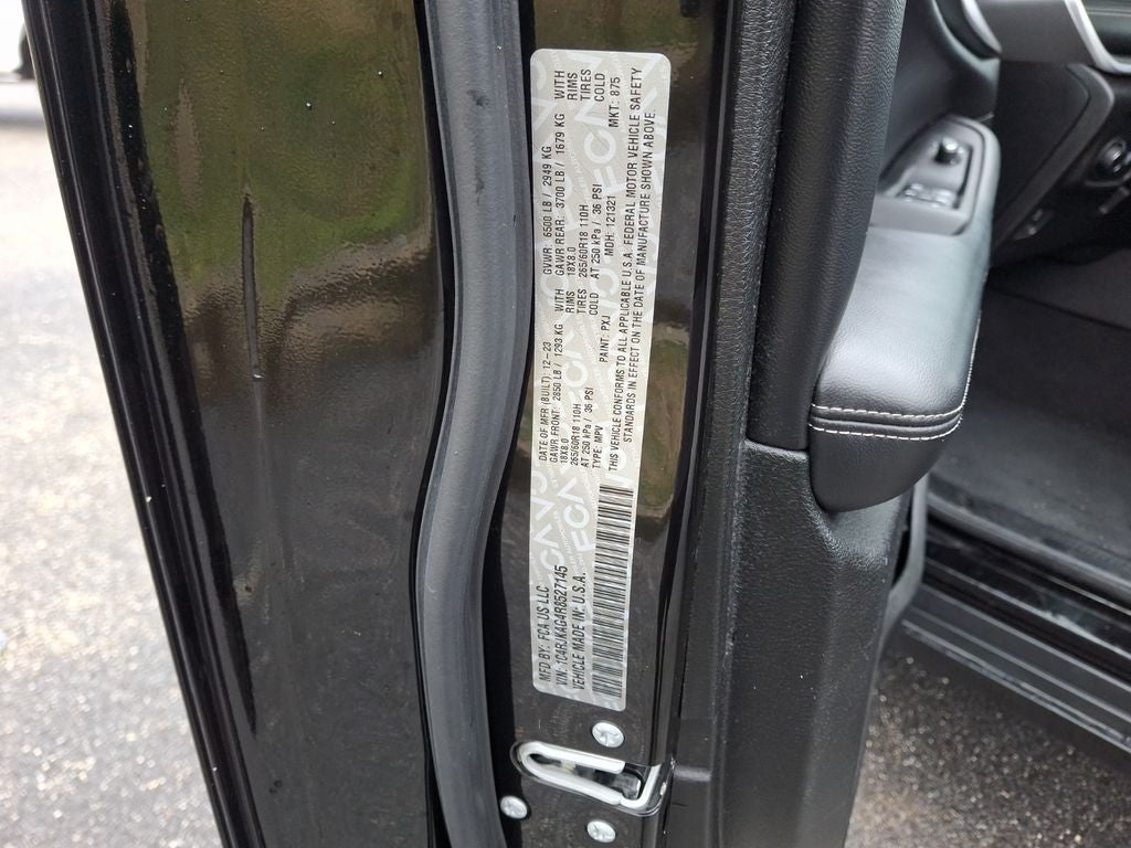 2024 Jeep Grand Cherokee L Laredo / Altitude