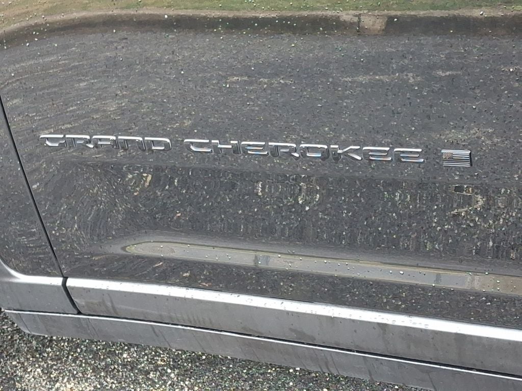 2024 Jeep Grand Cherokee L Laredo / Altitude