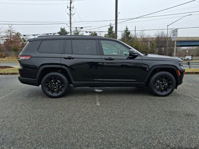 2024 Jeep Grand Cherokee L Laredo / Altitude