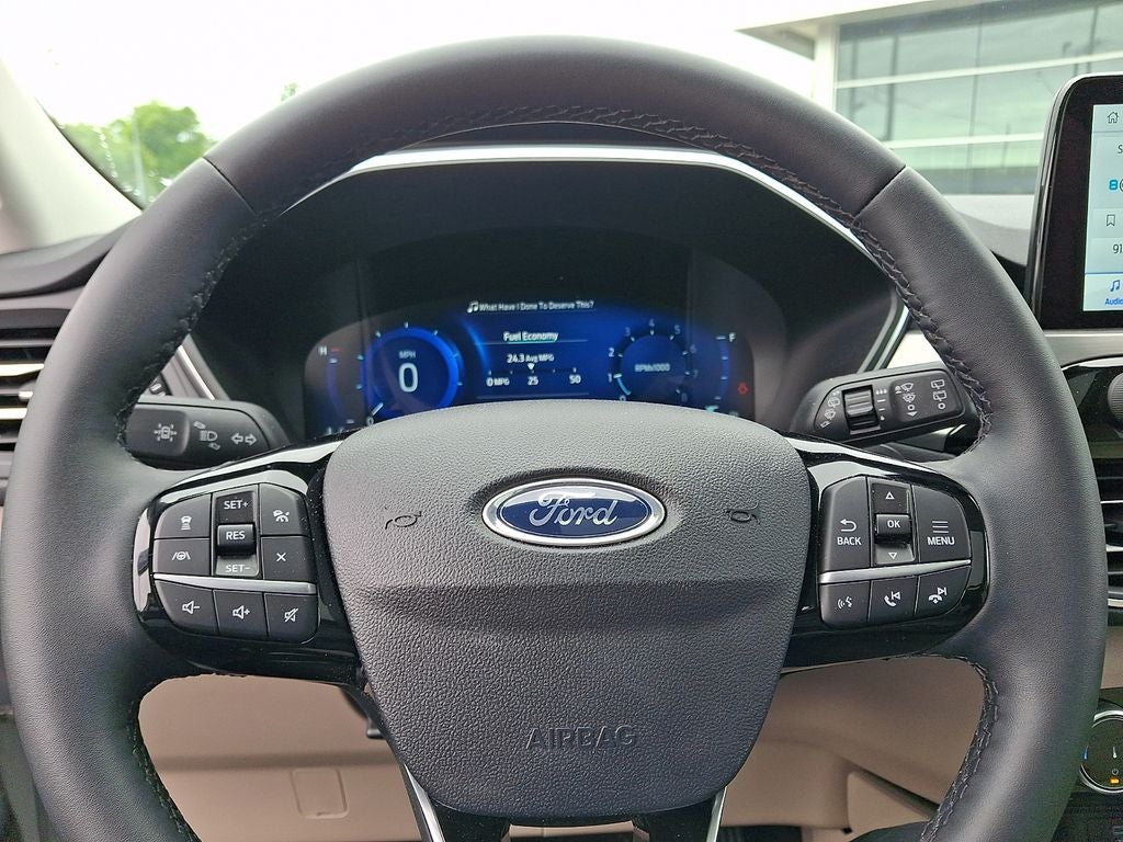 2022 Ford Escape Titanium