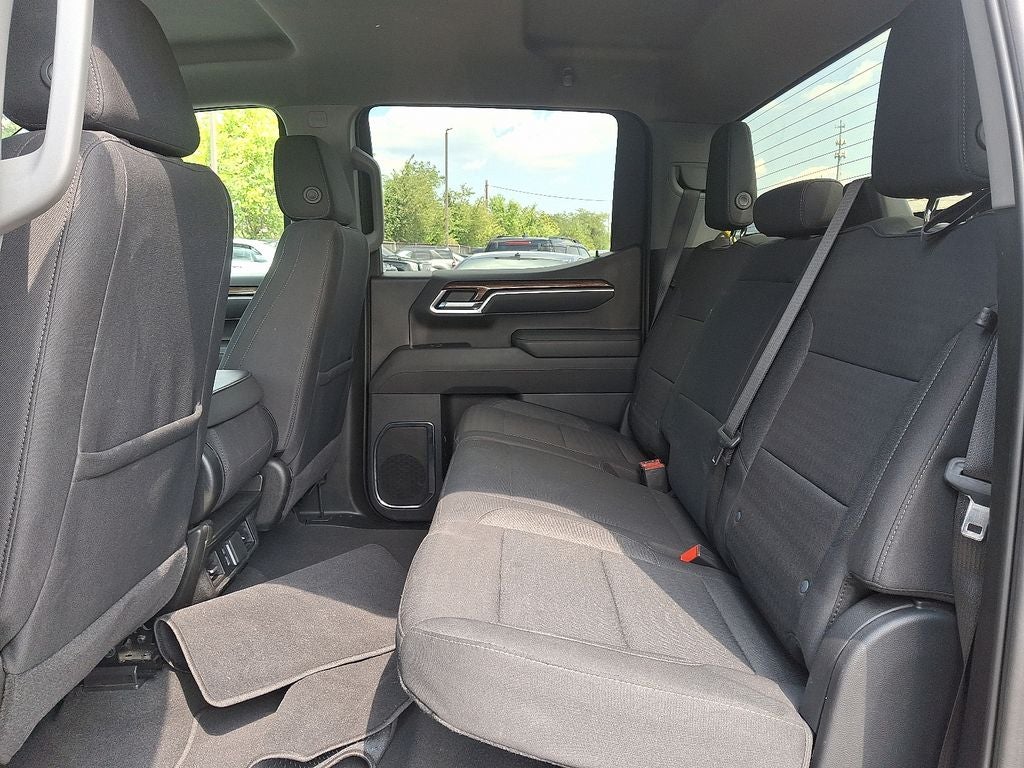 2025 Chevrolet Silverado LT