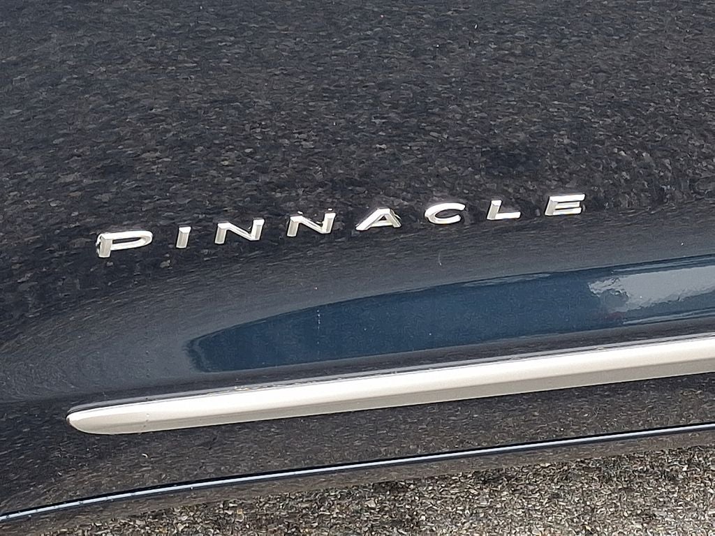 2023 Chrysler Pacifica Hybrid Pinnacle