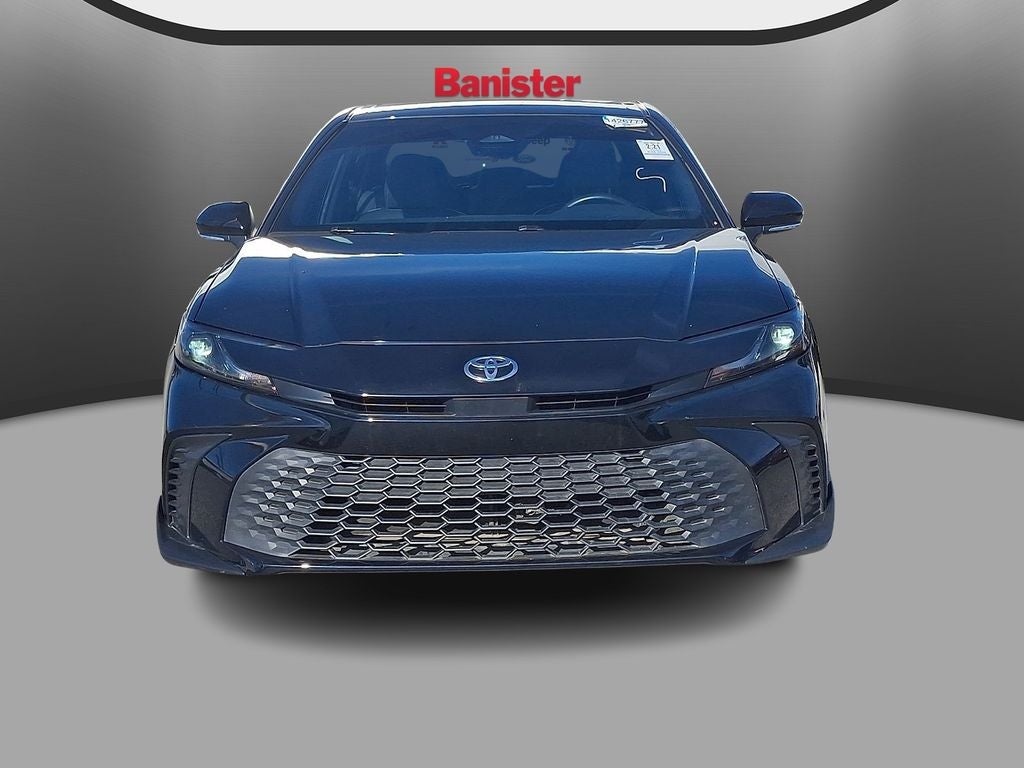 2025 Toyota Camry Hybrid SE