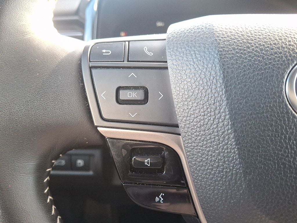 2025 Toyota Camry Hybrid SE