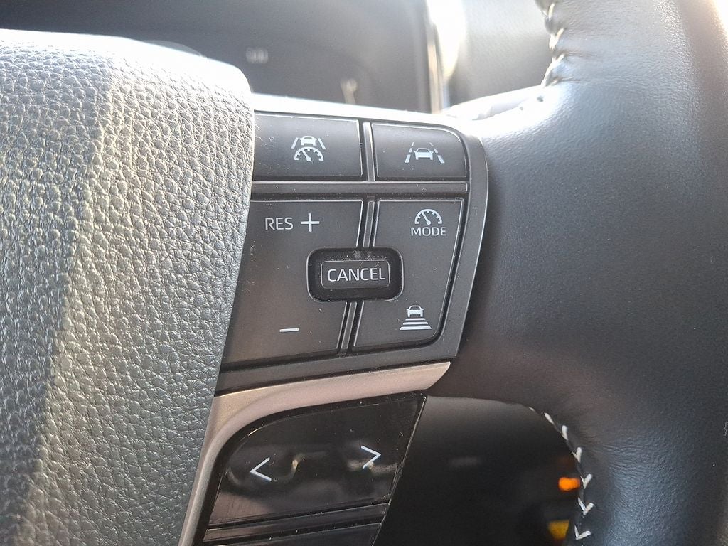 2025 Toyota Camry Hybrid SE