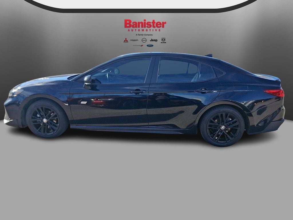 2025 Toyota Camry Hybrid SE