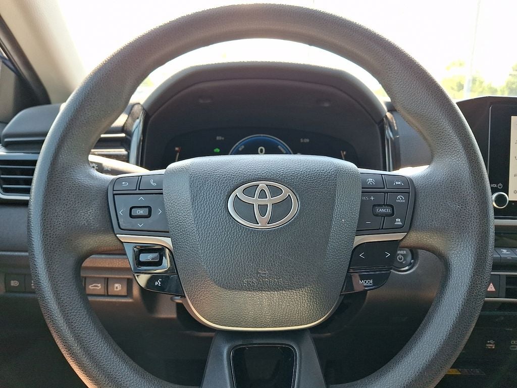 2025 Toyota Camry Hybrid LE