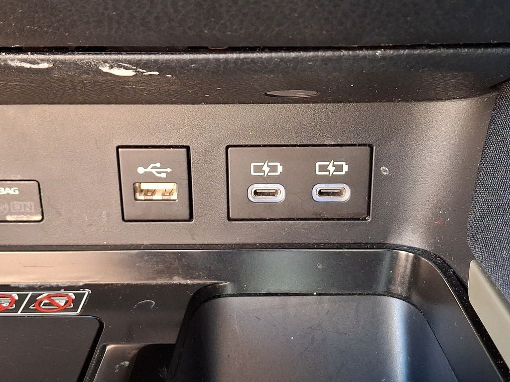 2025 Toyota Camry Hybrid LE