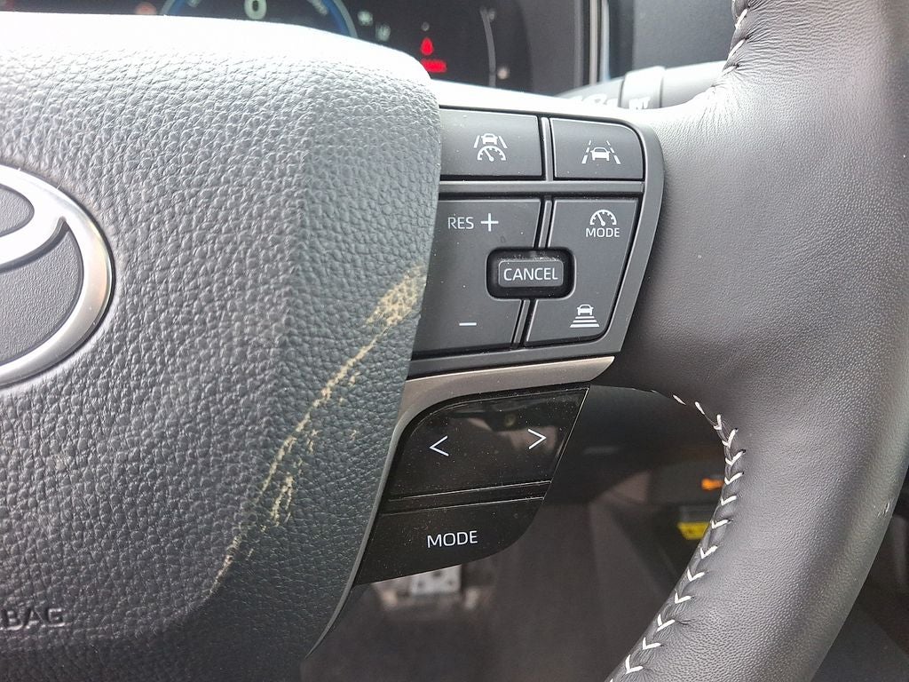 2025 Toyota Camry Hybrid SE