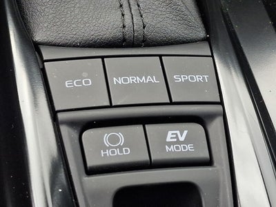 2025 Toyota Camry Hybrid SE