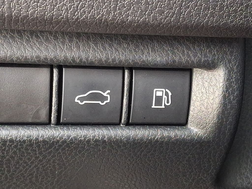 2025 Toyota Camry Hybrid SE