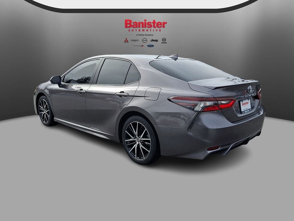 2022 Toyota Camry SE