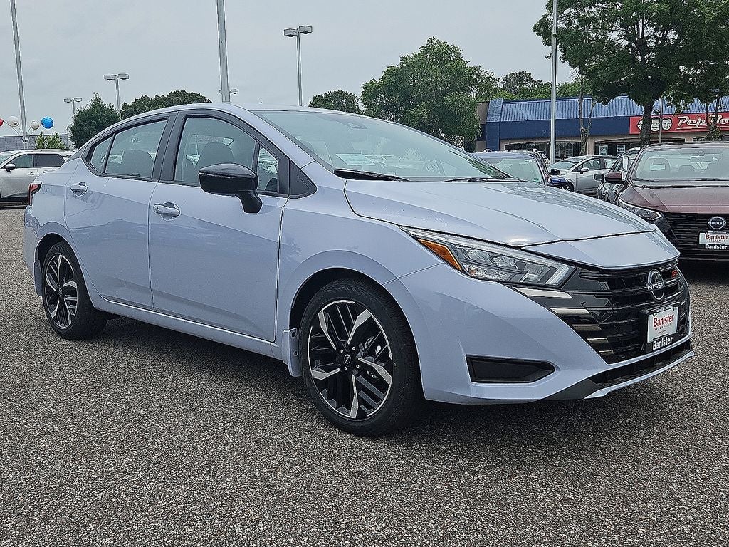 2025 Nissan Versa SR