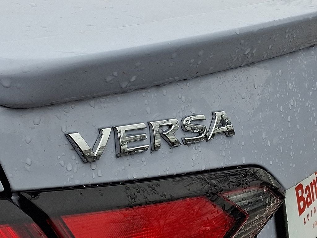 2025 Nissan Versa SR