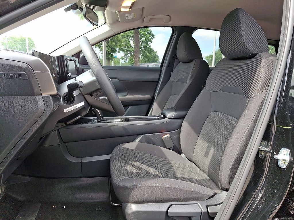 2025 Nissan Kicks S