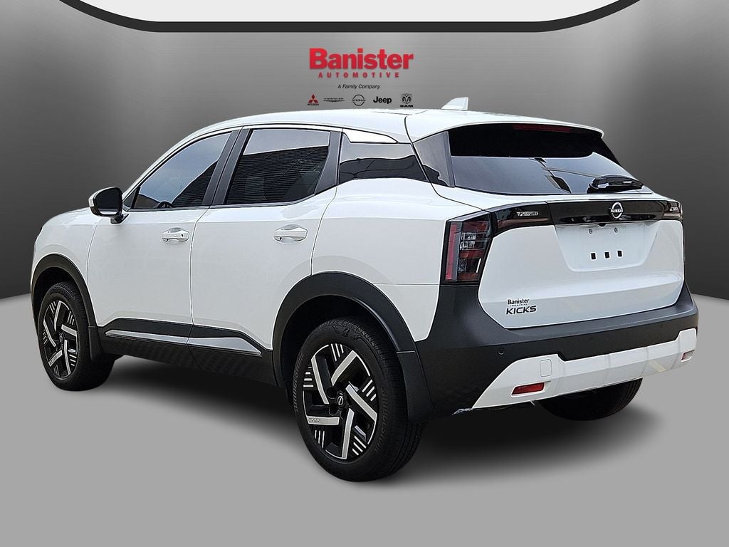 2025 Nissan Kicks SV