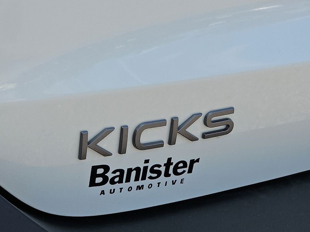2025 Nissan Kicks SR